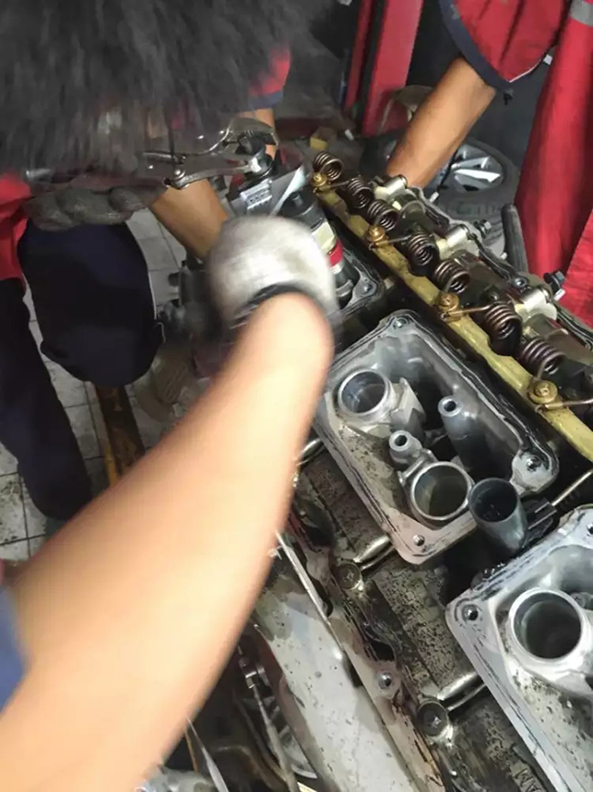 剎車片磨損感應(yīng)是什么原理？